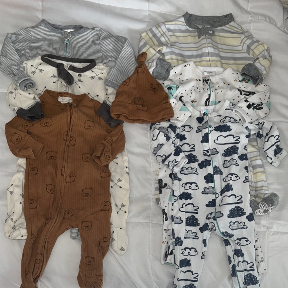 ✨BUNDLE✨ 6 sets baby boys footed onesie pajamas